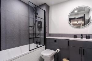 City Centre with Private Parking