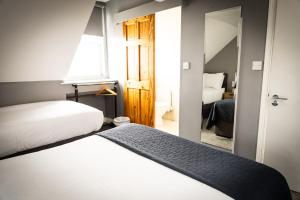 The Junction Gastro Bar & Guesthouse