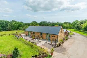 Self-contained cosy one bedroom holiday barn - Llanhary