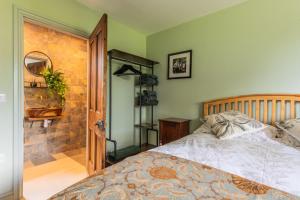 Self-contained cosy one bedroom holiday barn