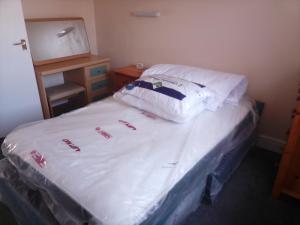 Chalet - Sleeps 4 - Parking - Garden