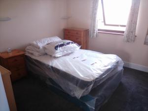 Chalet - Sleeps 4 - Parking - Garden