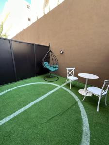 Chic Apartments For Rent ave0-3