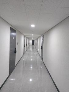 Apartment within a 1-minute walk from the 3-minute bus stop at Gochon Station