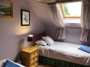 Little cottage-Village of Bunessan-Sleeps4