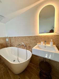 Maisons d'hotes Le Buisson Cache : Chambre Deluxe Double ou Lits Jumeaux