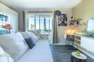 Appartements Studio Lumineux et plein de charme : photos des chambres