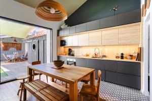 Maisons de vacances Maison 4 chambres avec piscine : photos des chambres