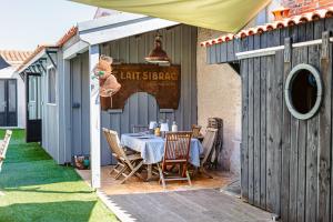 Maisons de vacances Maison 4 chambres avec piscine : photos des chambres