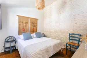 Maisons de vacances Maison 4 chambres avec piscine : photos des chambres