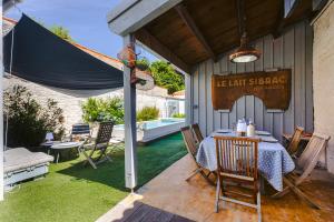 Maisons de vacances Maison 4 chambres avec piscine : photos des chambres