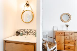 Maisons de vacances Maison 4 chambres avec piscine : photos des chambres