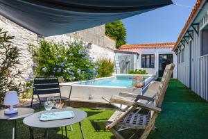 Maisons de vacances Maison 4 chambres avec piscine : photos des chambres