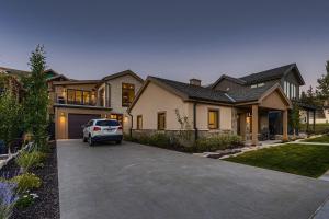 1060 Park Ski Magnificent Mountain Retreat home