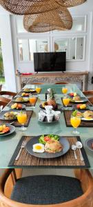 Villa Dekat Pantai Batu Belig