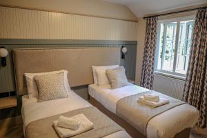 Twin Room with Private Bathroom room in Bridge End Hotel