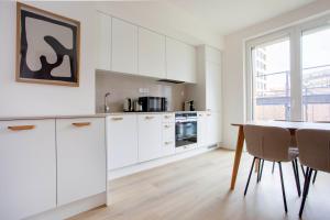 Blueground Holešovice family-friendly nr park PRG-3