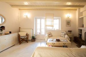 Verga Stone Haven - Seafront Waves Embrace