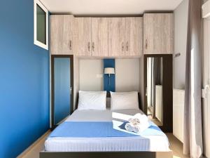 Horizon Downtown Penthouse w massive terrace