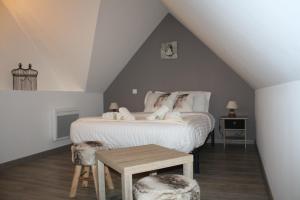 Hotels Logis Hotel Chemin Des Dames Le Relais De Fleurette : Suite