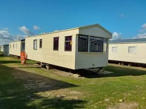 Sunrise Caravan - Burmarsh