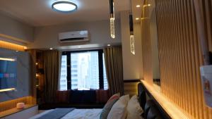 Air Residence Makati Suite Sophisticated Living Condo 300 Mbps