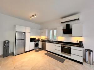 white villa 4 bedroom elgouna heated pool