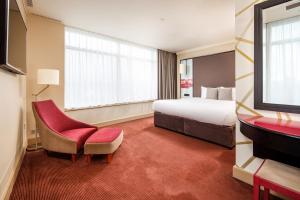 Deluxe Suite with City View room in Mercure Cardiff Holland House Hotel & Spa