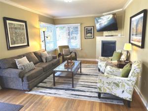 Bluebird Day - Riverside Cottage