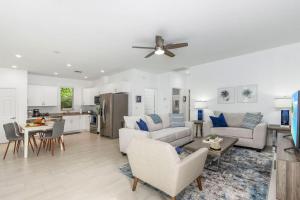 Sea Glass Retreat. Beach Wine Dine Relax Repeat