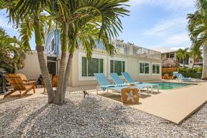 Blue Shore Beach Escape beach, pool and relaxation