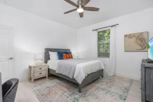 Sea Glass Retreat. Beach Wine Dine Relax Repeat