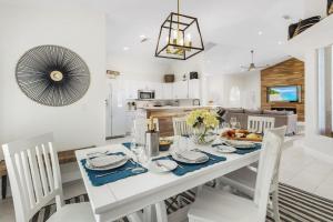 Villa Terra Paradiso luxury pool home with spa - Ubytování bez kategorie ve městě Naples