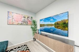 Cozy Modernized Home - Minutes to Downtown-AUS