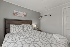 Spacious Family Suite Steps to the Beach (444)