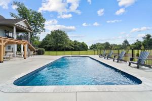 Luxurious Pine Manor Golf Front Estate