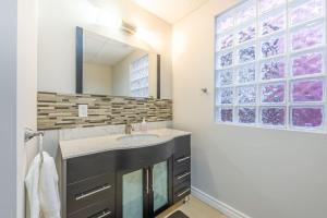 Bright 1BR Apt with Niagara Falls and Scenic Stay