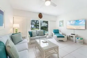 Beachfront Condo next to Ritz - West Bay