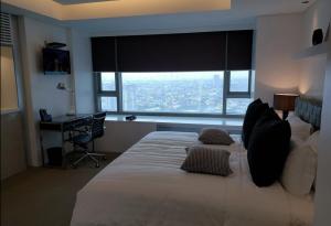 Air Residence Makati Suite Sophisticated Living Condo 300 Mbps