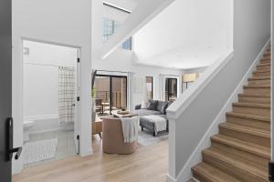 Luxury Penthouse with 2 Floors Pool Patio Gym Walk to Broadway