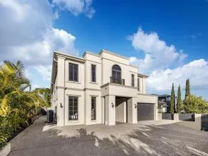 French Royal Experience 5B3B Grand House 3Parking - Burbank