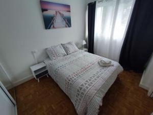 Appartements Appartement neuf, vue sur parc, 5 minutes a pied du centre historique et pieton : photos des chambres