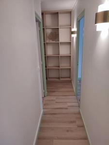 Appartements Appartement neuf, vue sur parc, 5 minutes a pied du centre historique et pieton : photos des chambres