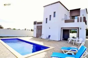 villa avec piscine sans vis a vis - Temlale