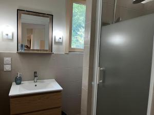 Gîte 8 personnes dans un écrin de verdure avec vue