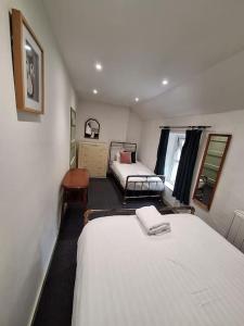 Cosy riverside cottage in beautiful Corris