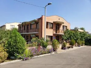 West Hotel Tbilisi - 鲁斯塔维