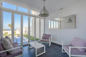 Villa Elisabetta, Luxury Villa with Heated Pool Ocean View in Adeje, Tenerife