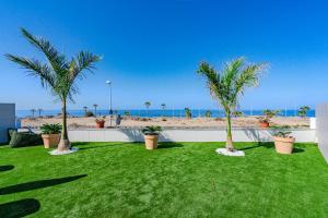 Villa Elisabetta, Luxury Villa with Heated Pool Ocean View in Adeje, Tenerife