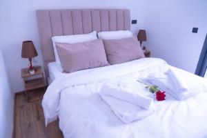 C102- Stylish and Functional 1 BR Apartment at the center of Belvedere